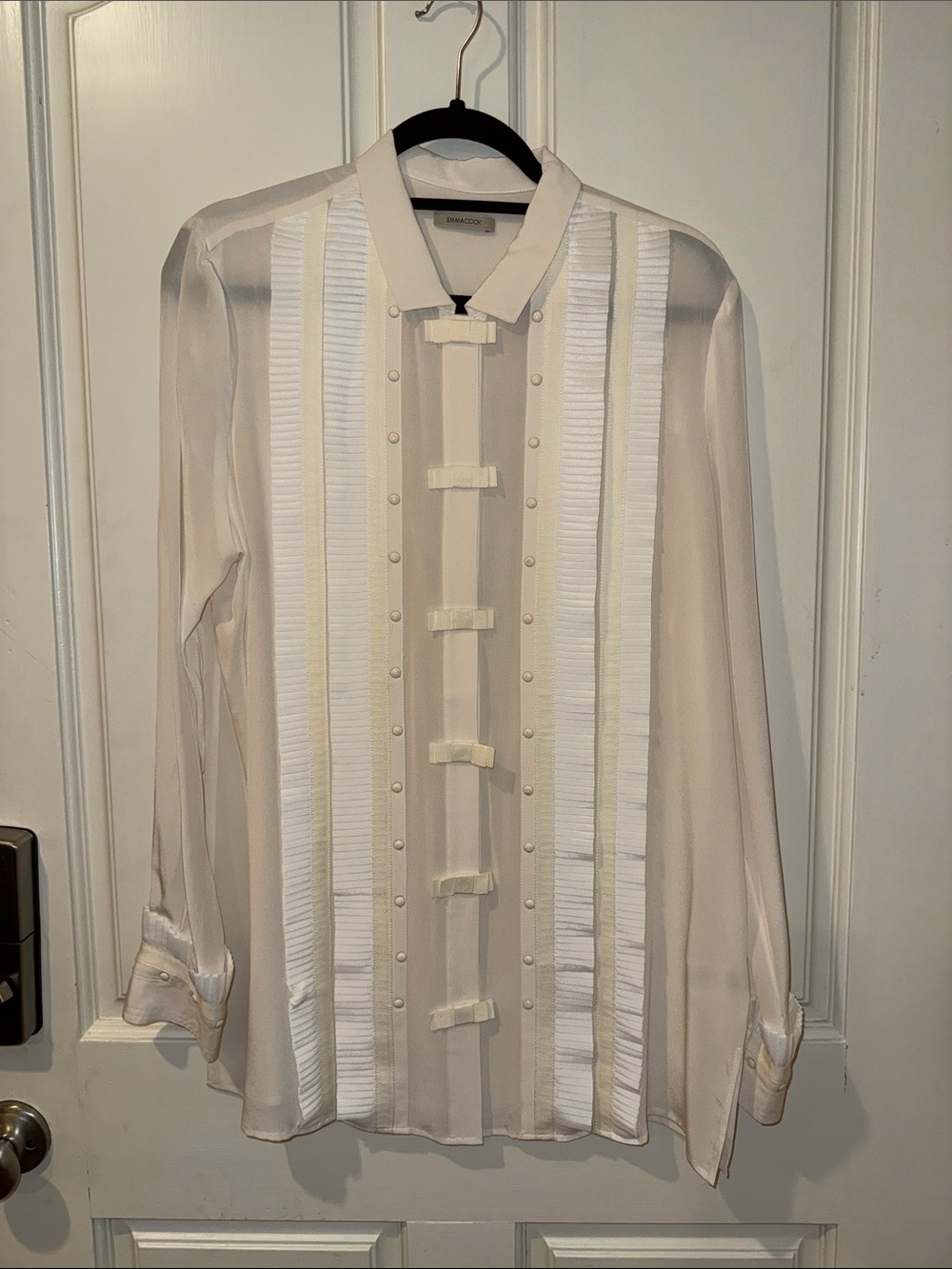 Light Cream Pleated Front Long-Sleeve Blouse by Emma Cook size 14 100% silk